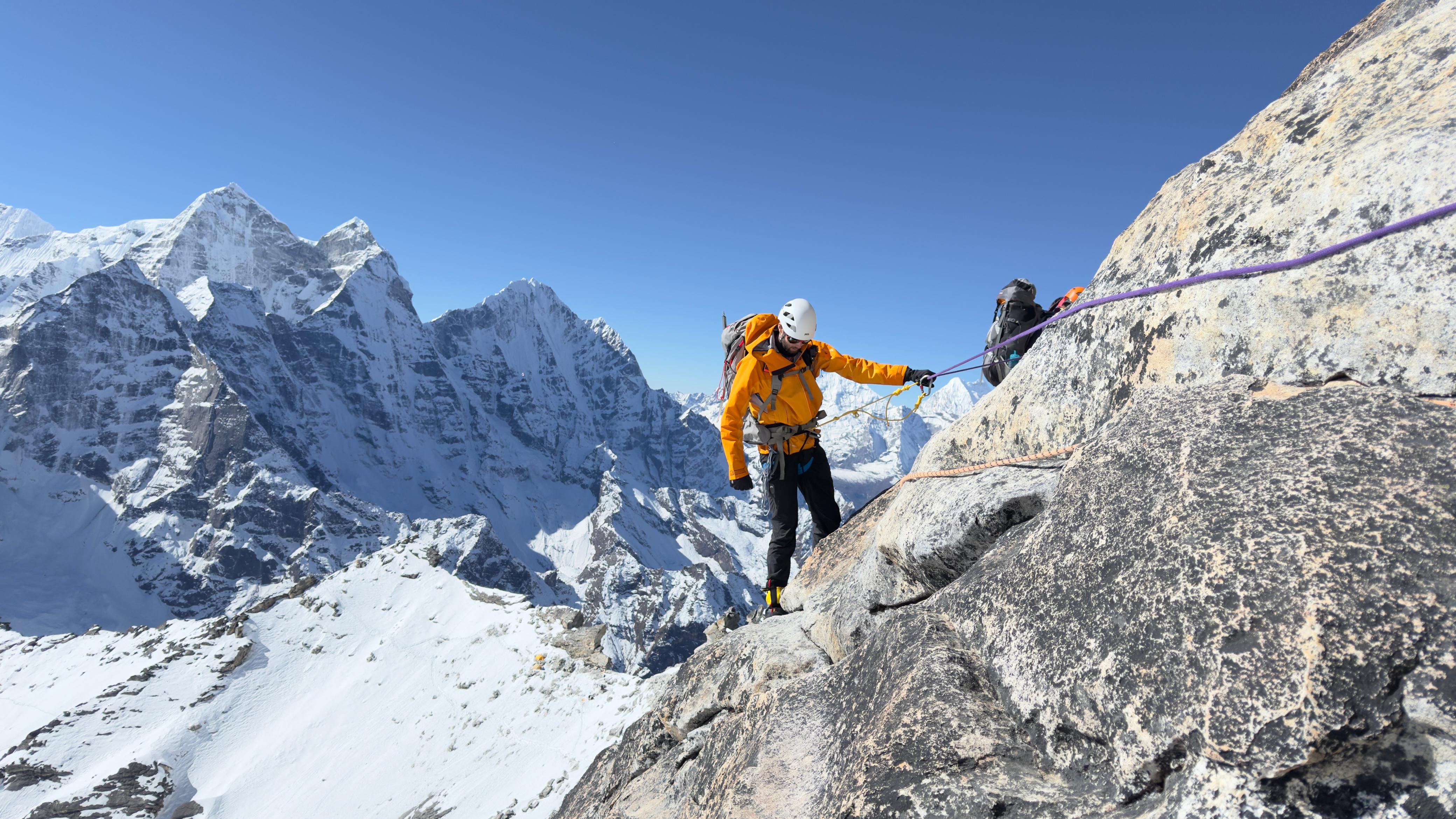 Which One Is Right for You? Normal vs Rapid Amadablam Expedition